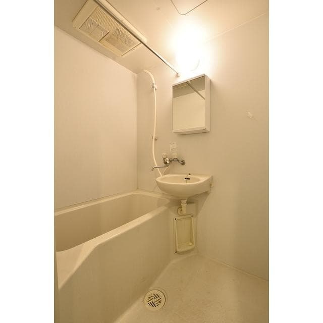 Room image 13