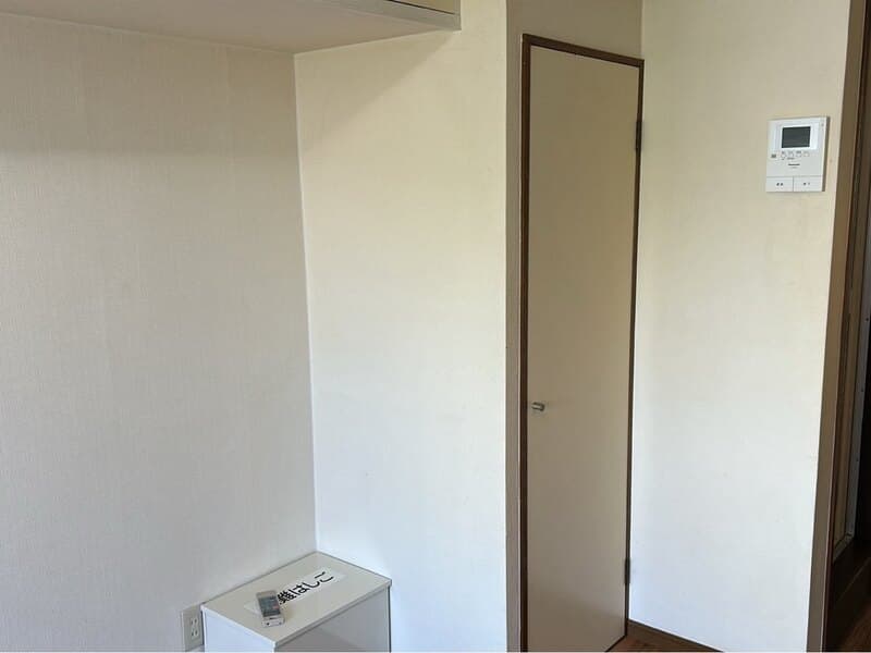 Room image 8