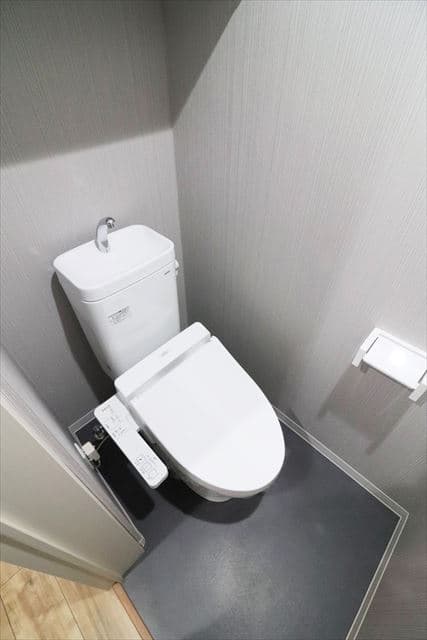 Room image 16