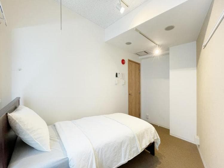 Room image 16