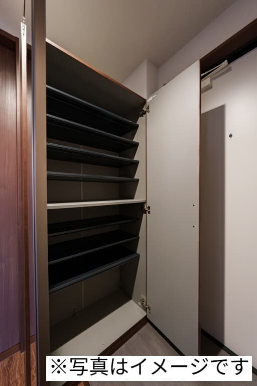 Room image 10