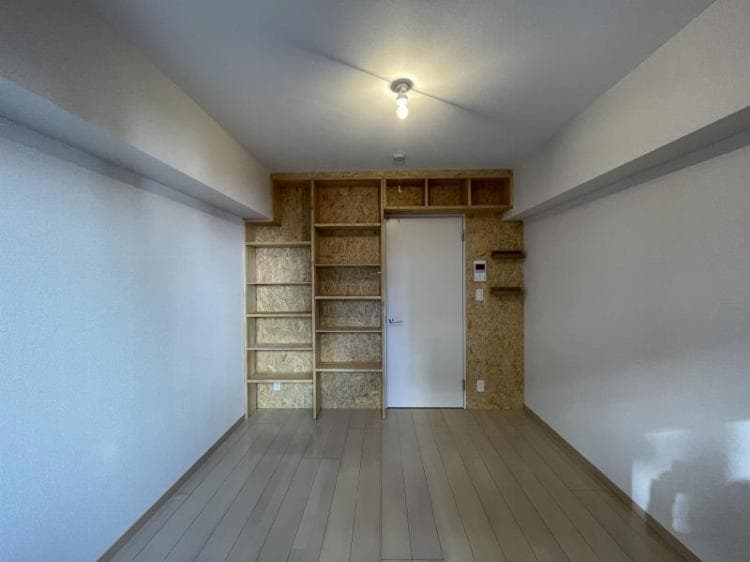 Room image 8