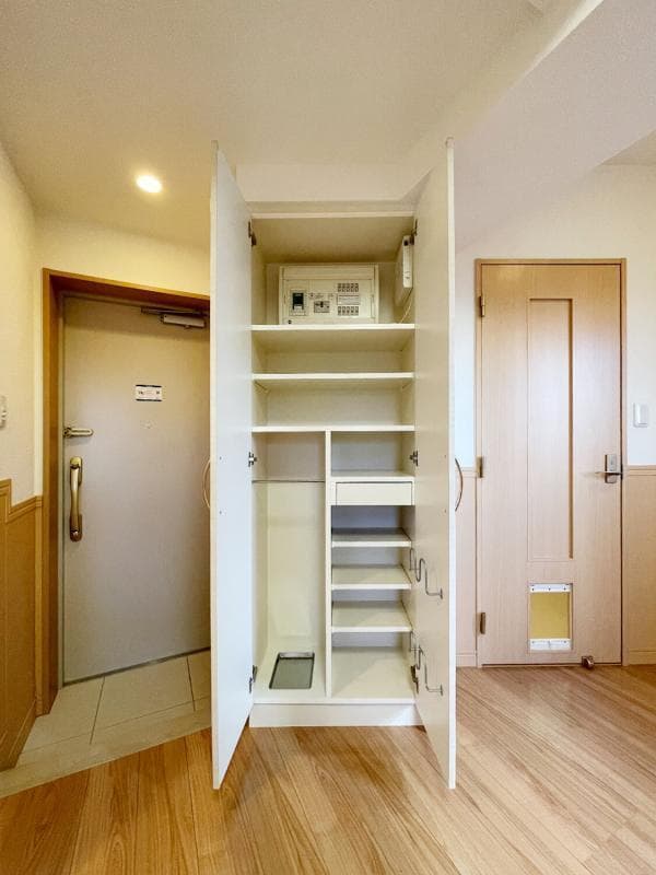 Room image 12