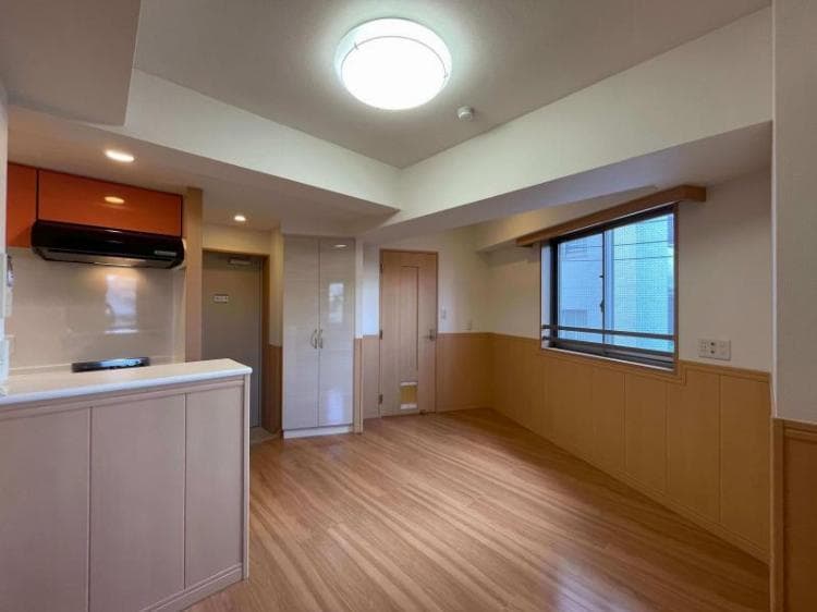 Room image 8