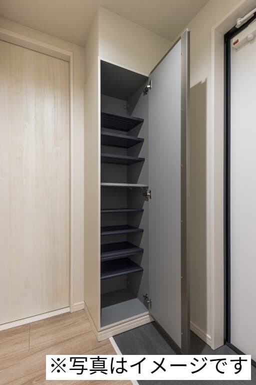 Room image 10