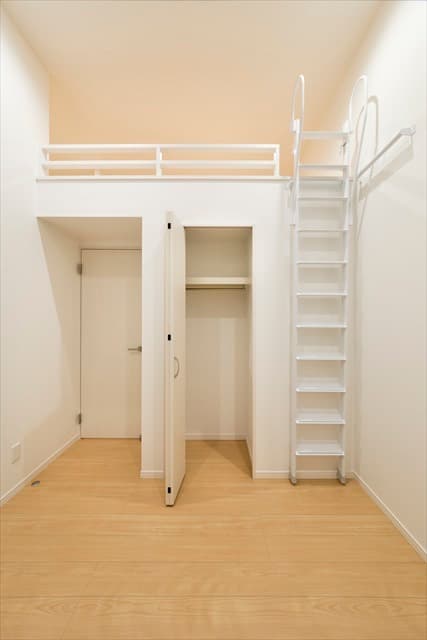 Room image 9