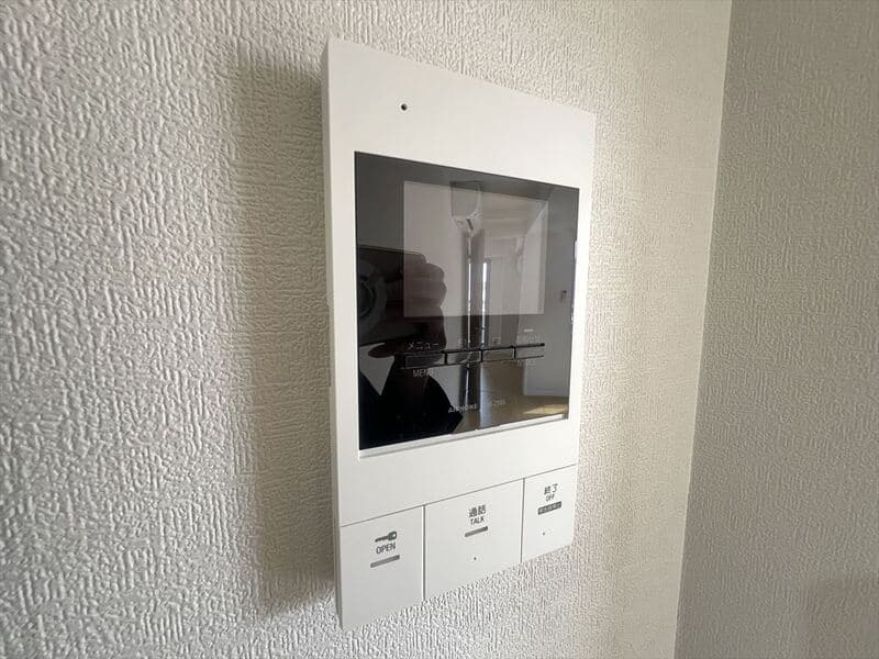Room image 8