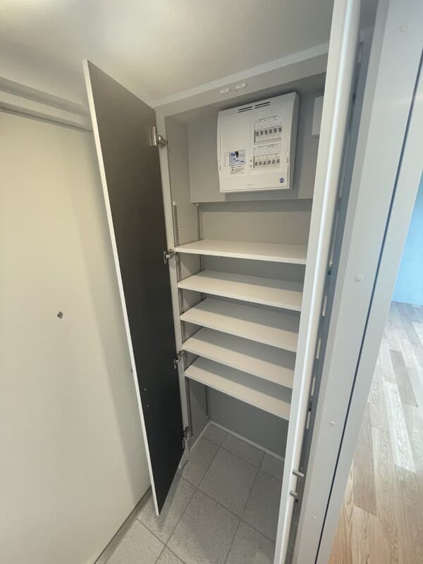 Room image 8