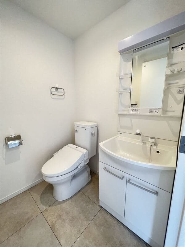 Room image 12