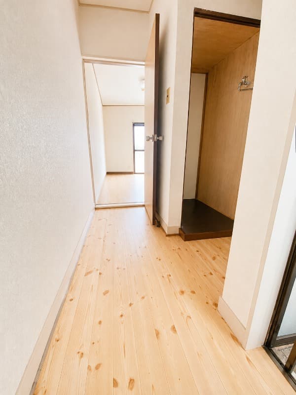 Room image 8