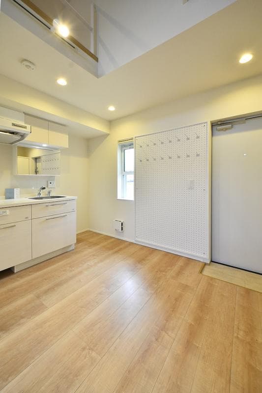 Room image 16