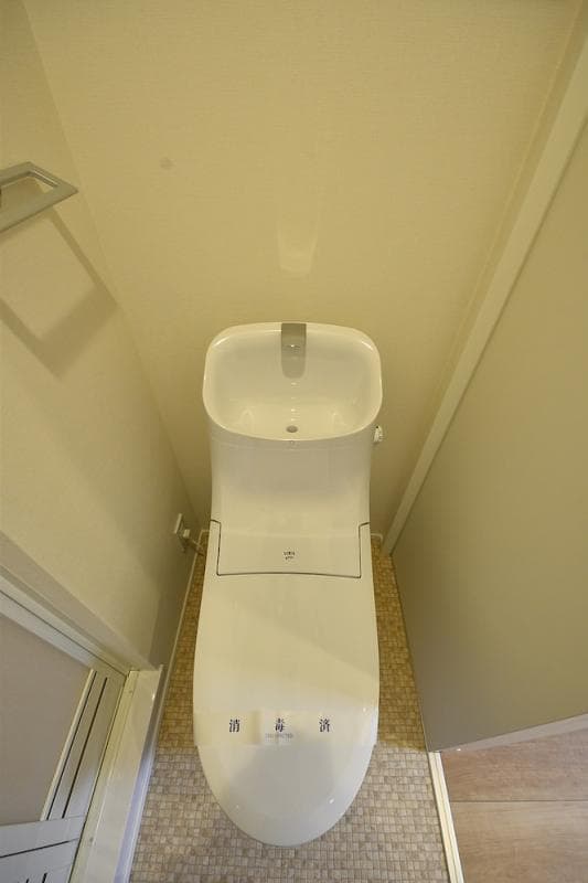 Room image 8