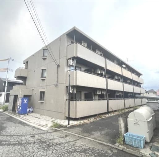 Main exterior of Chronos Tsuruse