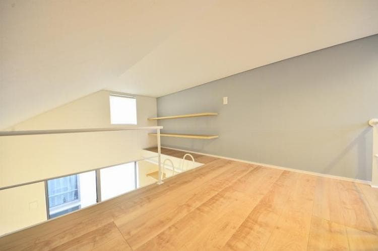 Room image 10