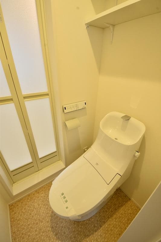 Room image 8