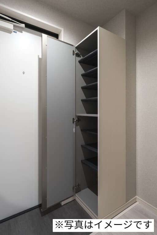 Room image 15