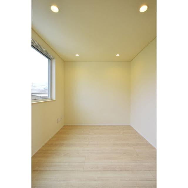 Room image 15