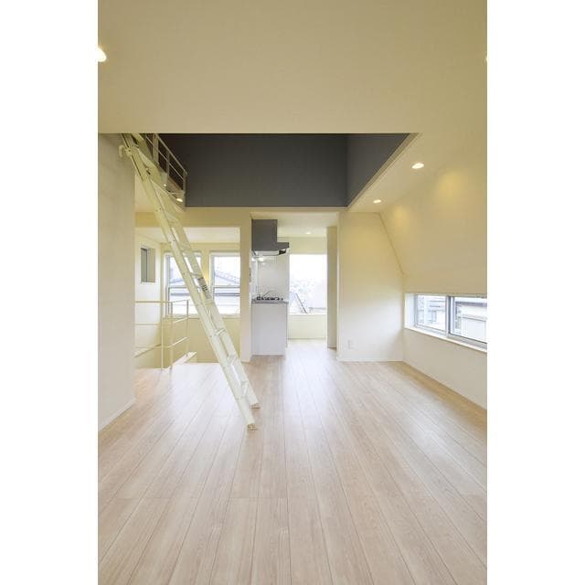 Room image 16