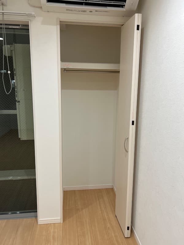 Room image 8
