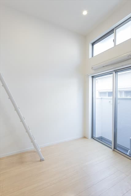 Room image 8