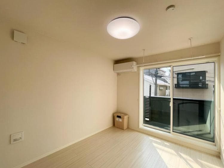 Room image 15