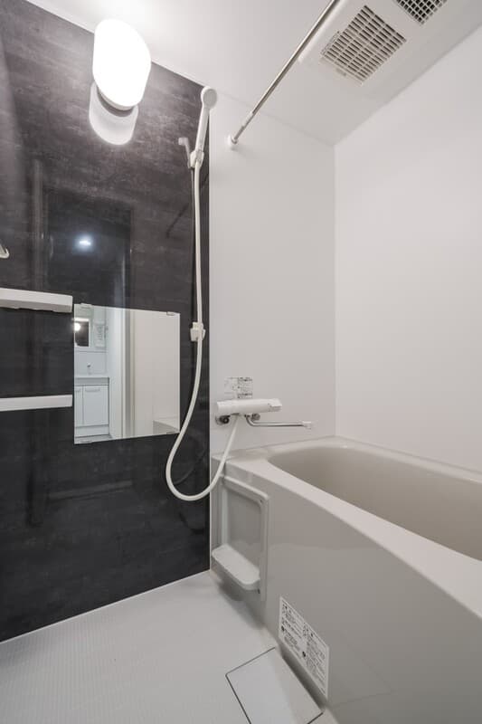 Room image 15