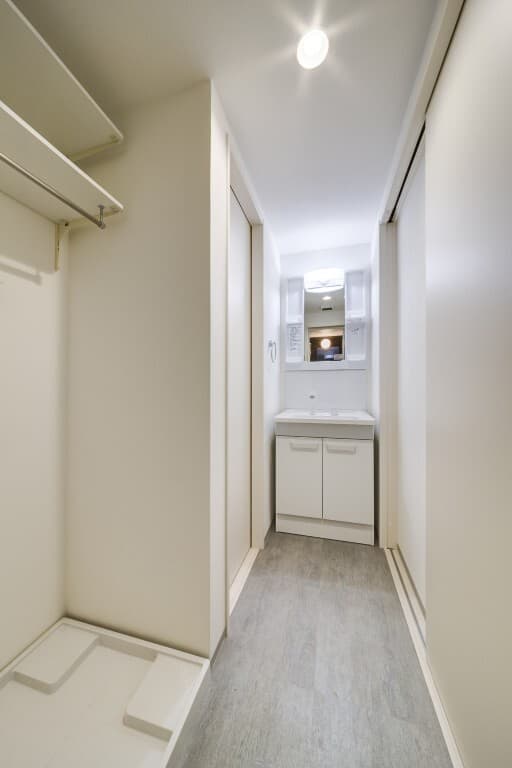 Room image 16