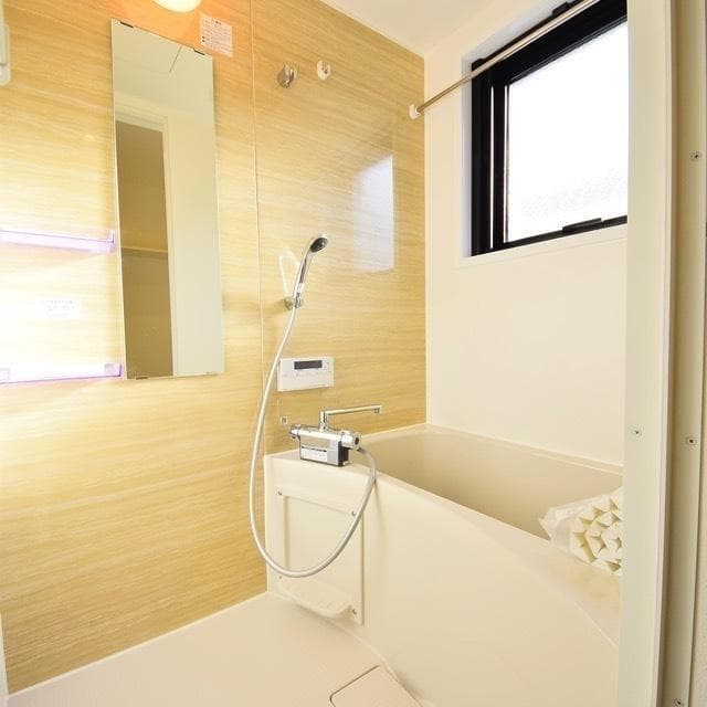 Room image 10