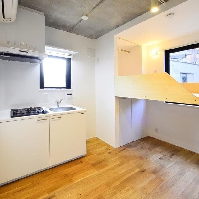 Room image 11