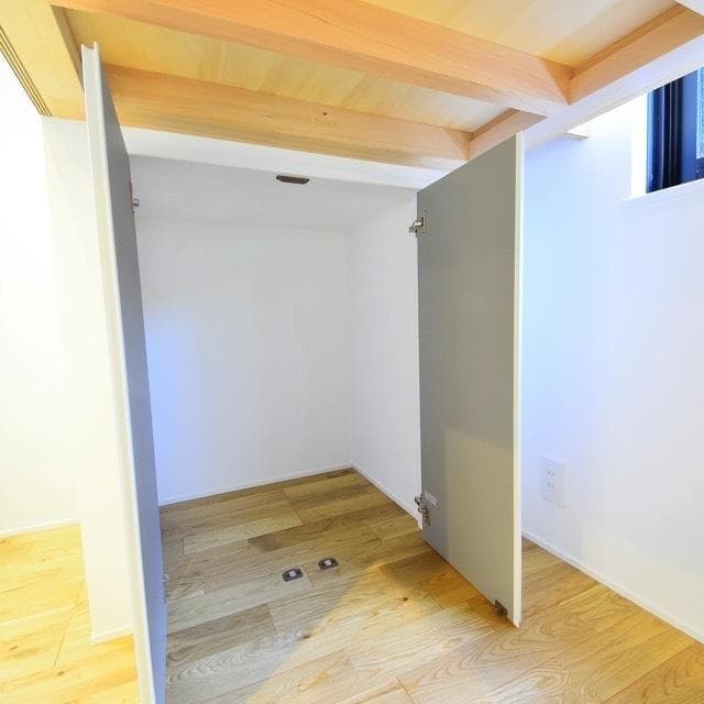 Room image 12