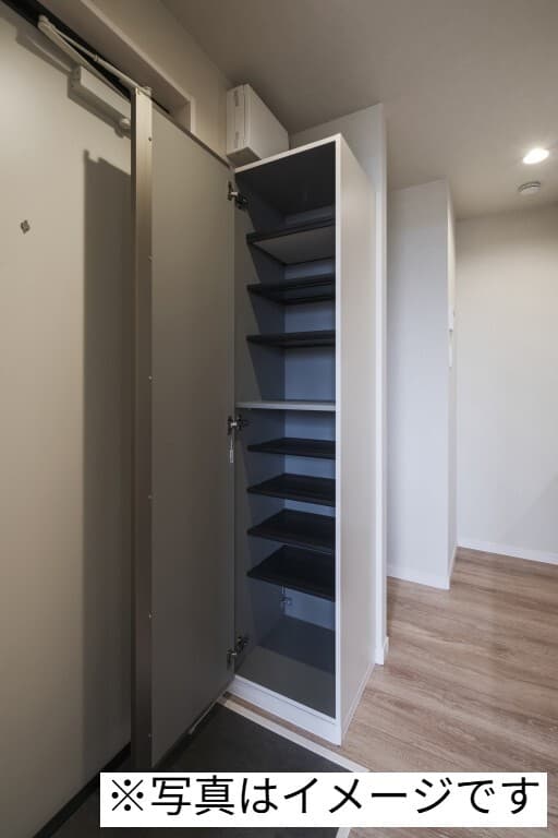 Room image 15