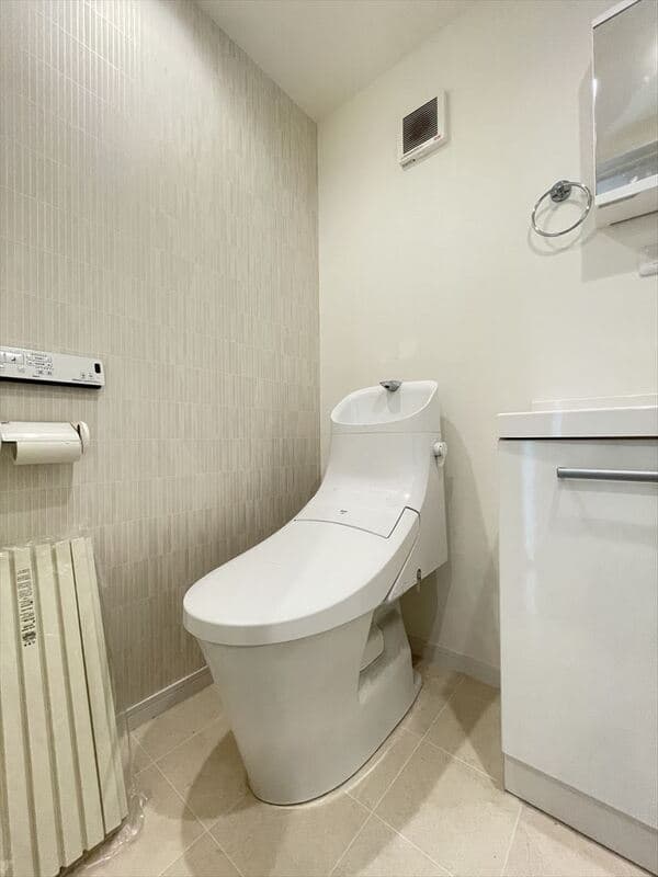 Room image 16