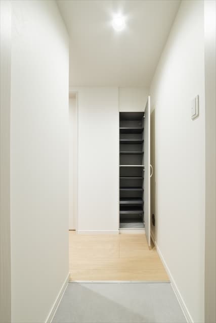 Room image 16