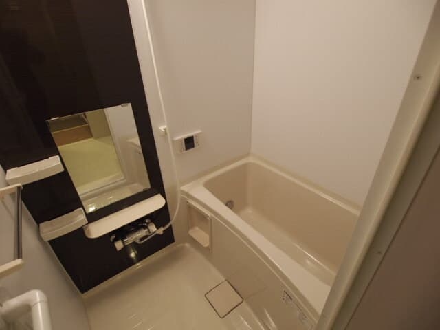 Room image 12