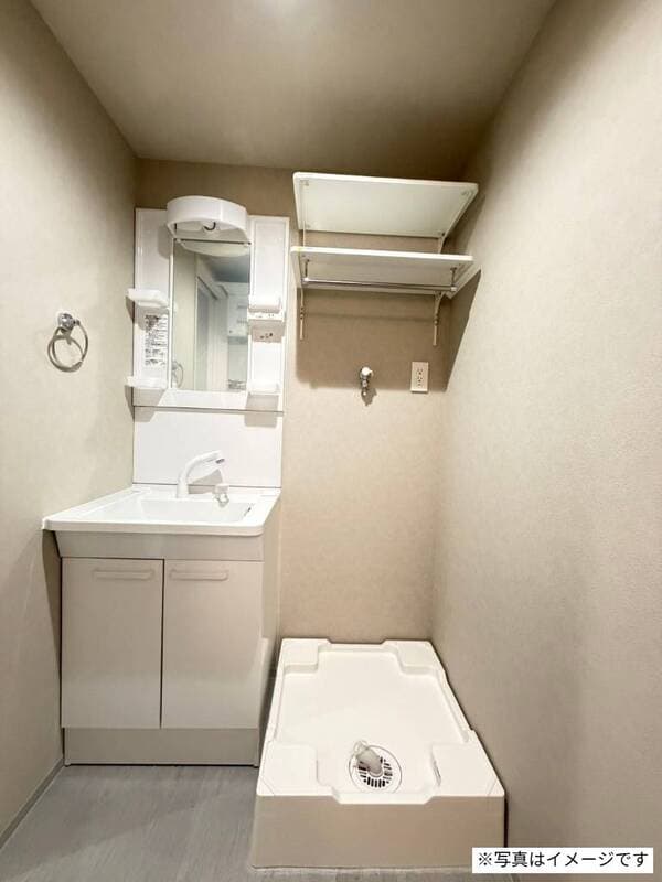Room image 11