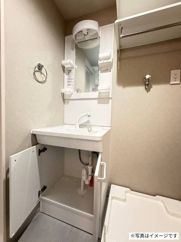 Room image 16