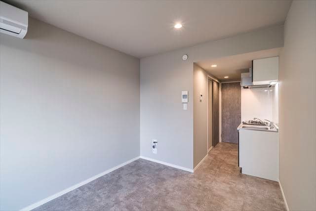 Room image 14