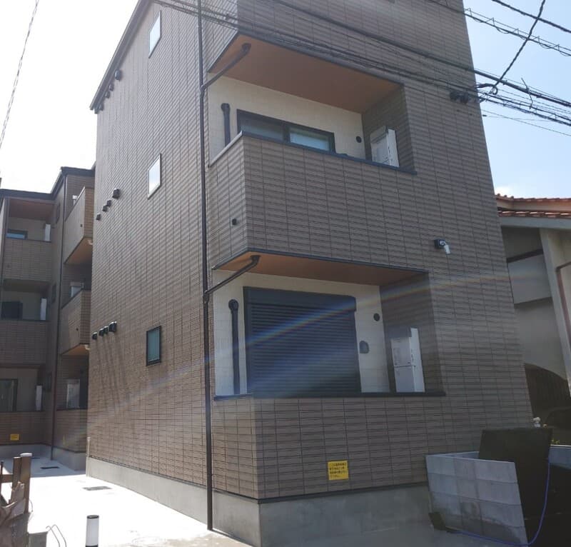 Main exterior of Campanella Stream