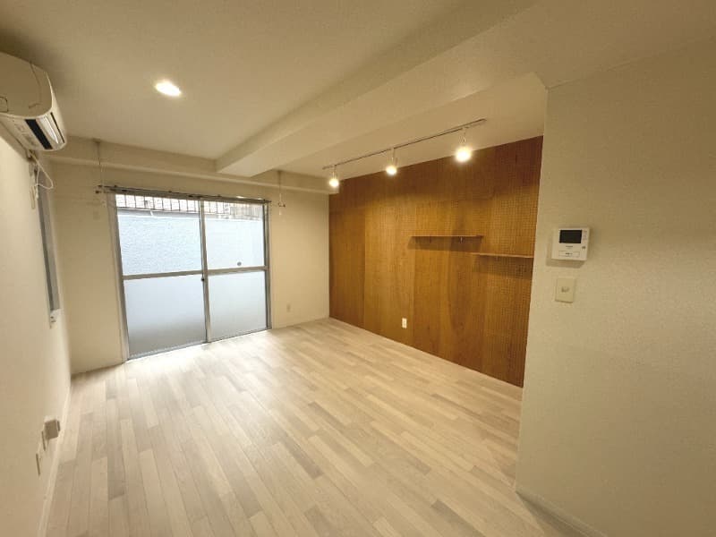 Preview interior of Kronos Tojio