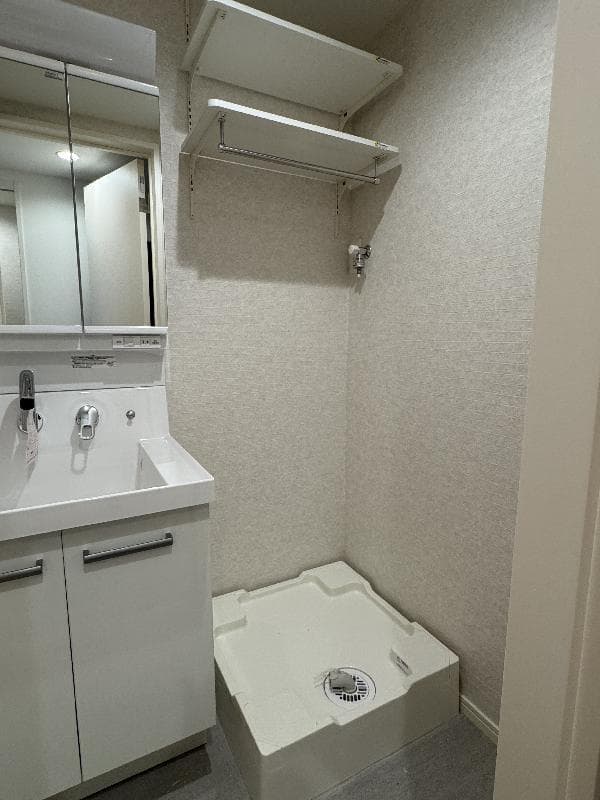 Room image 15