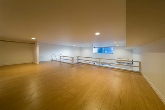 Room image 8