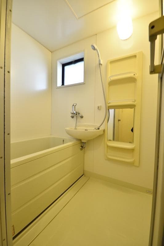 Room image 9