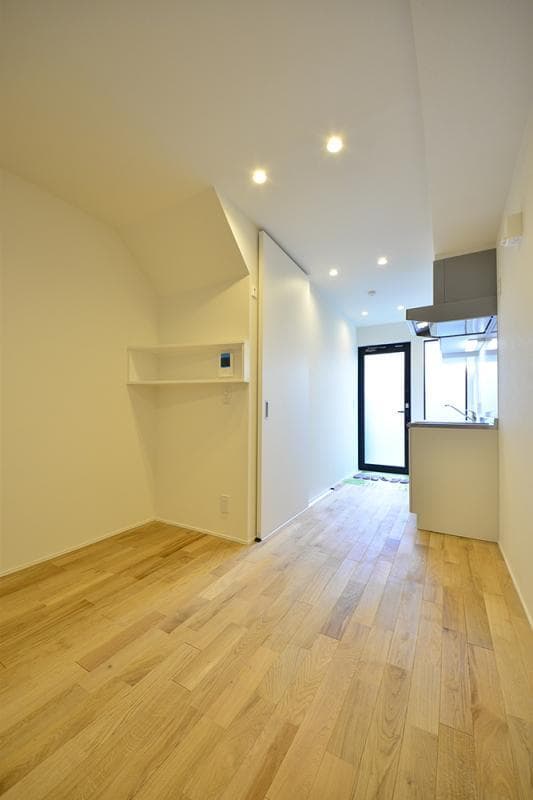 Room image 12