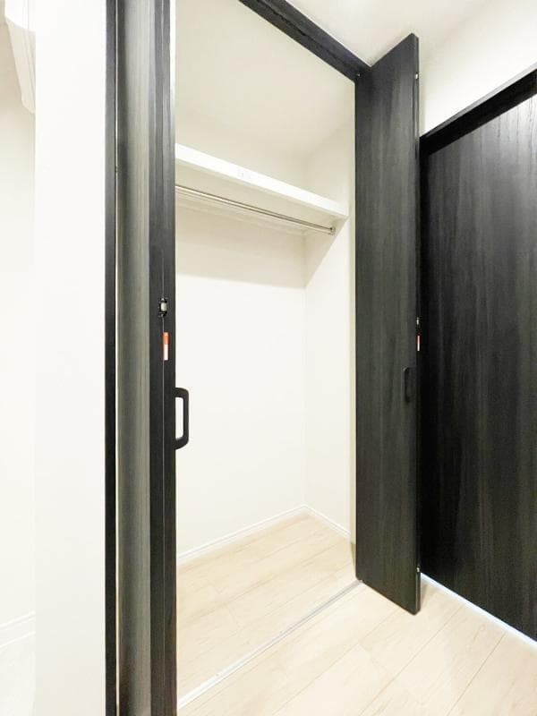 Room image 16