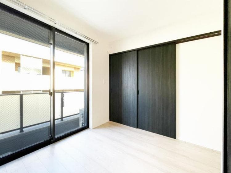 Room image 9