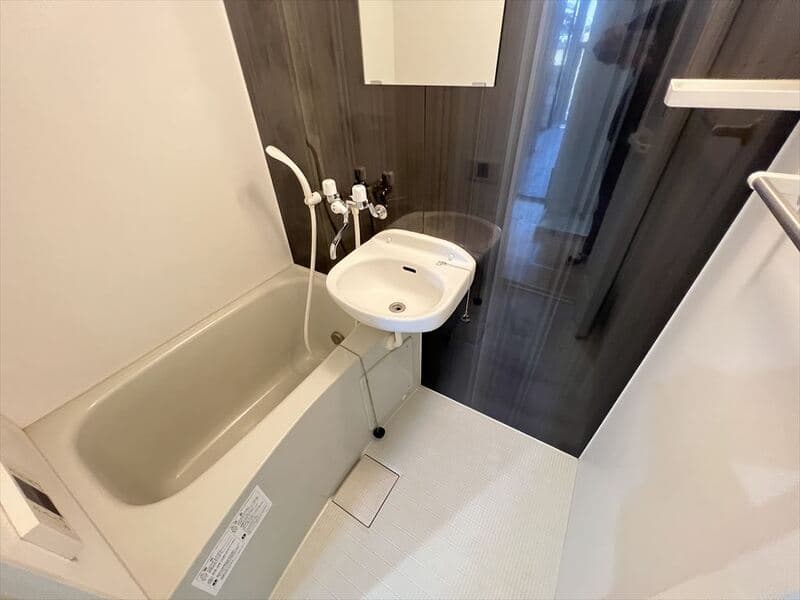 Room image 12