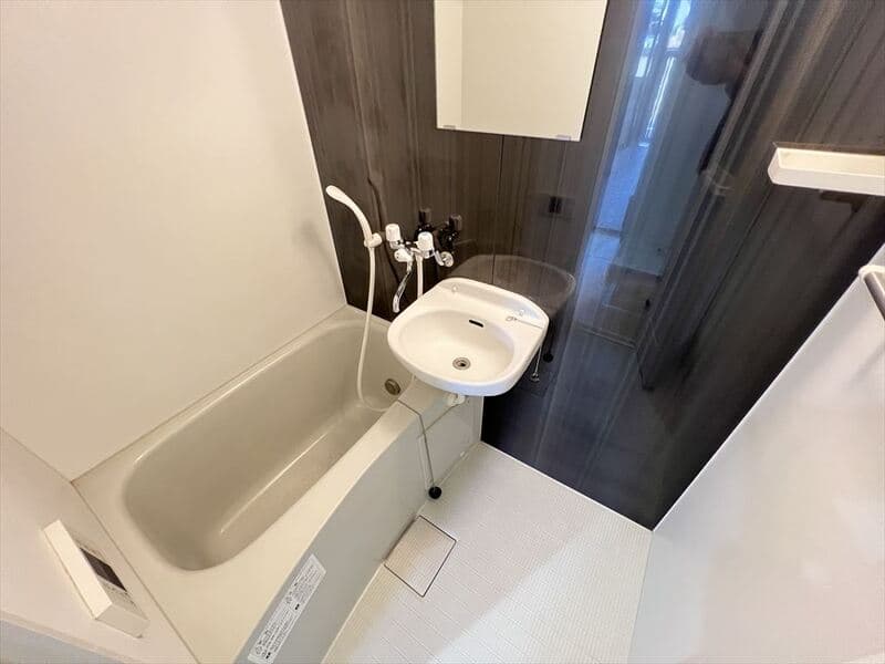 Room image 13