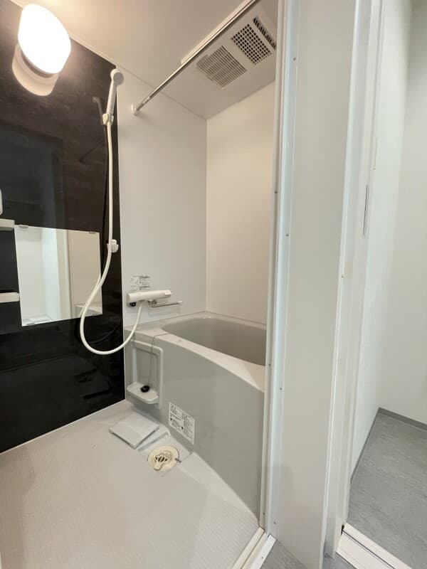 Room image 15