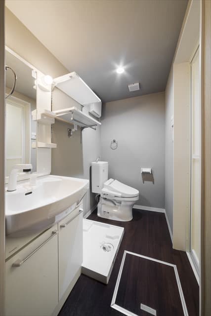 Room image 16