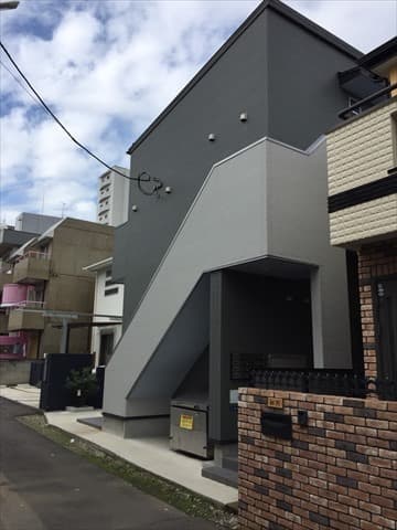 Main exterior of Dolphin thorn